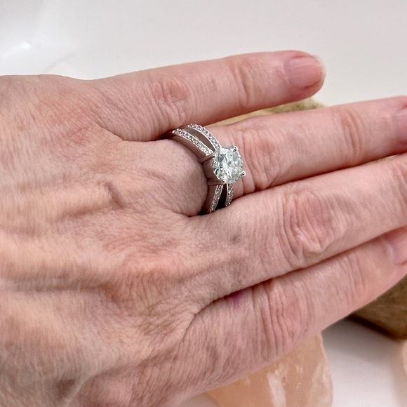 EXCEPTIONAL 1.8 Carat Icy Round Solitaire Moissanite Solid Sterling Ring - Picture 11 of 11